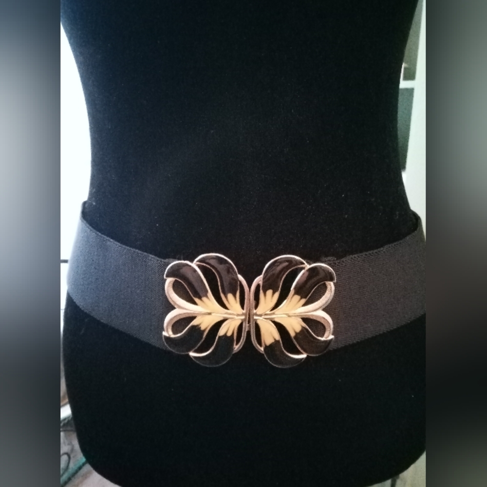 Stunning Vintage Black Belt with Gold Buckle